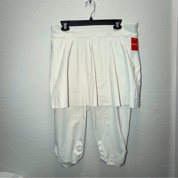 Spanx Booty Boost Active Skirt Leggings Womens M White Cloud NWT - Picture 3 of 8